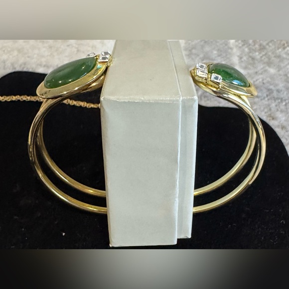 Authentic B.C. Jade Set of Gold Tone Earrings Necklace & Bracelet - Picture 8 of 15